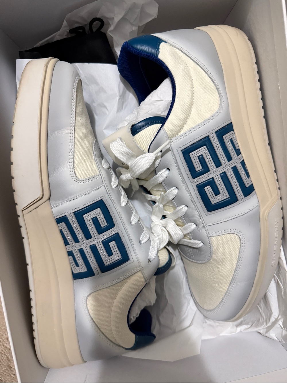 Givenchy Men’s White & Blue Low-Top Logo Sneakers
